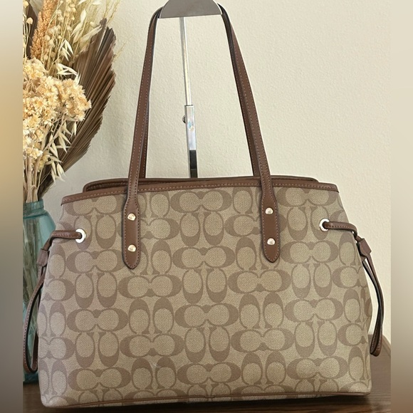 COACH Signature C Coated Canvas w/Leather Trim Side Cinch Carryall Tote - Picture 3 of 9